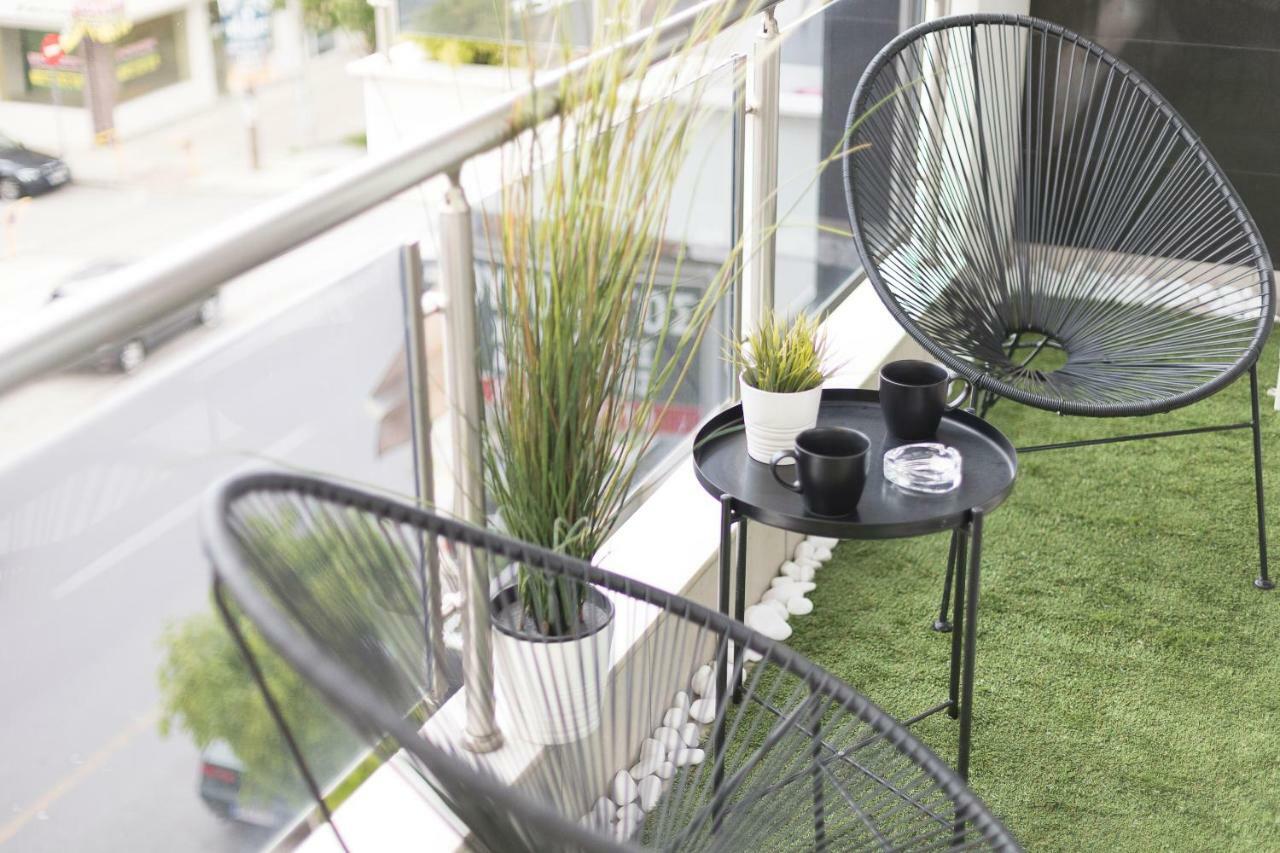 Ferienwohnung F & B Collection - Escape Avenue Thessaloniki Exterior foto